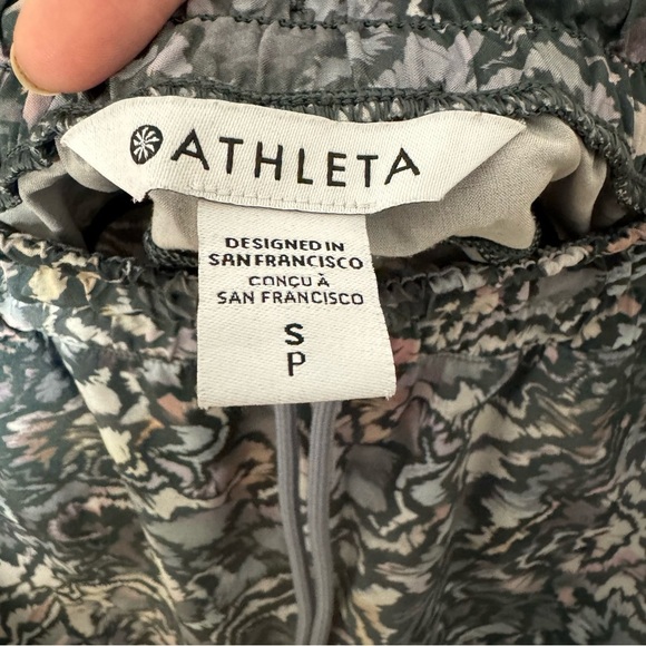 Athleta Crossroads Shorts in Sumo Marble - Picture 8 of 9